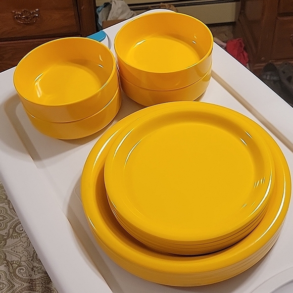 VTG 60s/70s Ingrid LTD Chicago Melamine Sunny Yellow Set - Picture 1 of 4